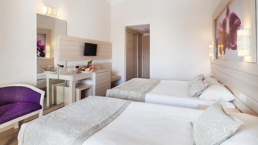 Seaden Corolla Hotel Comfort Room, Pool View 2