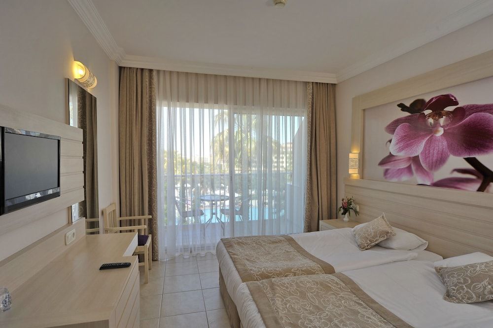 Seaden Corolla Hotel Family Room, 2 Bedrooms 4