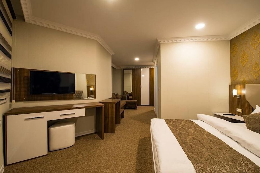 Kars-i Sirin Hotel Deluxe Double Room 2