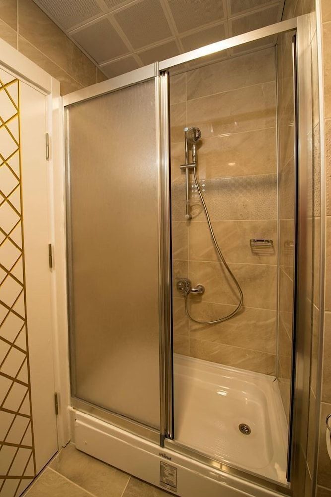 Kars-i Sirin Hotel Deluxe Double Room 8