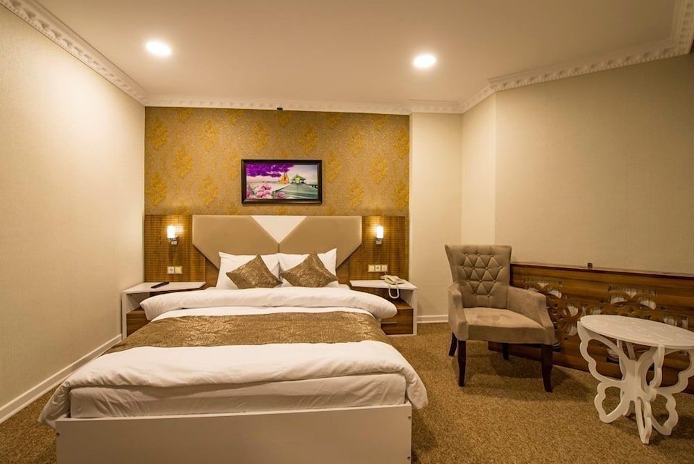 Kars-i Sirin Hotel Deluxe Double Room 4