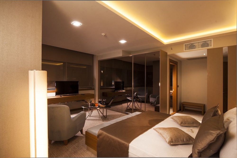 Majura Hotel Superior Room 4