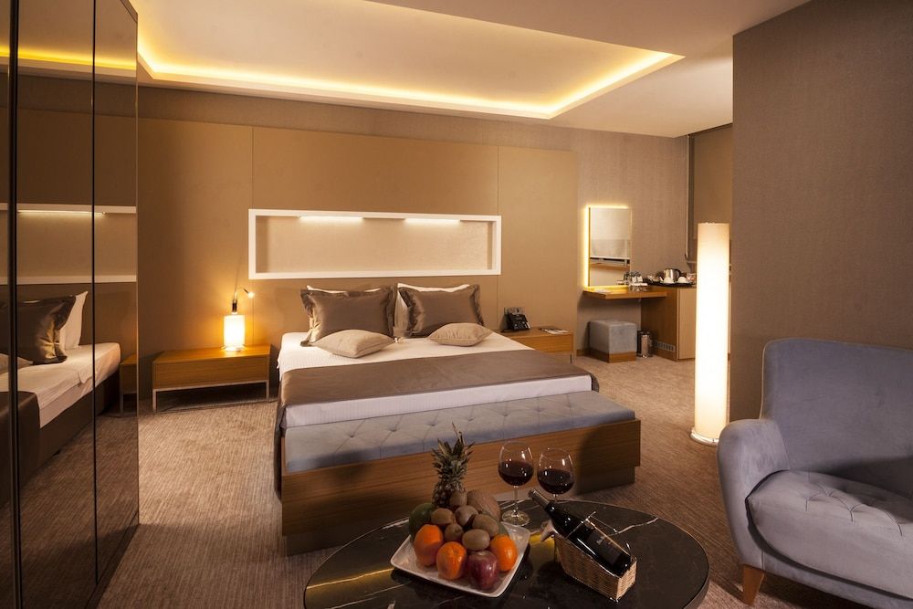 Majura Hotel Superior Room 2