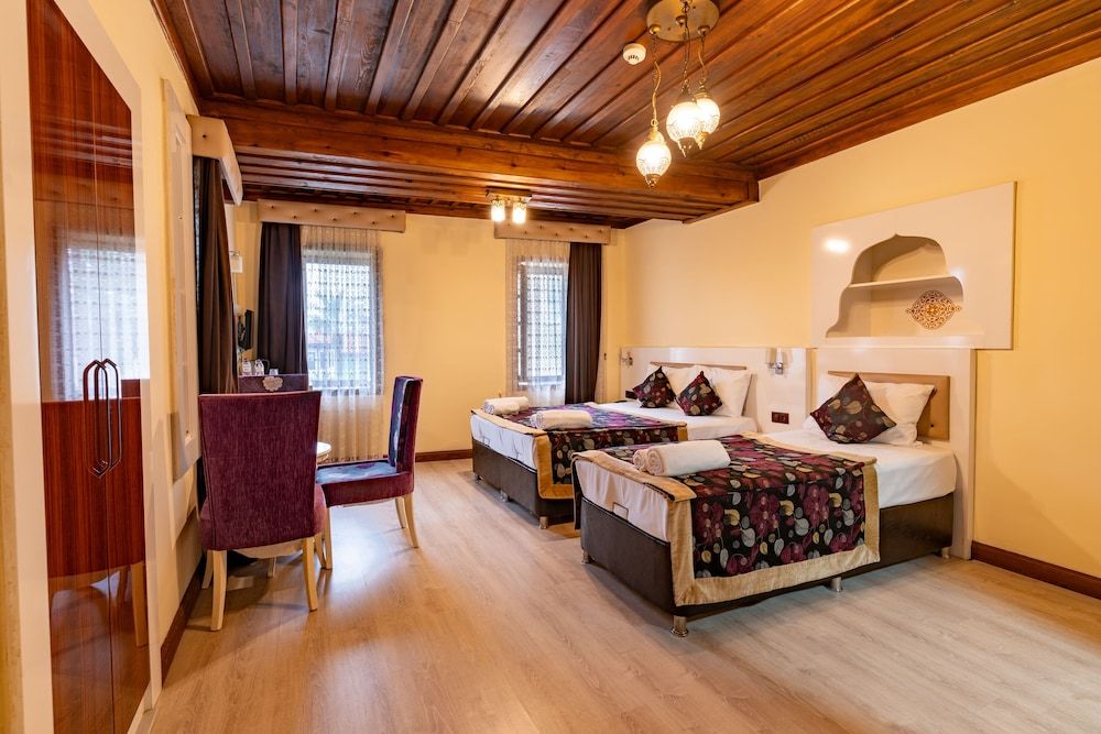 undefined Bacchus Pension 3