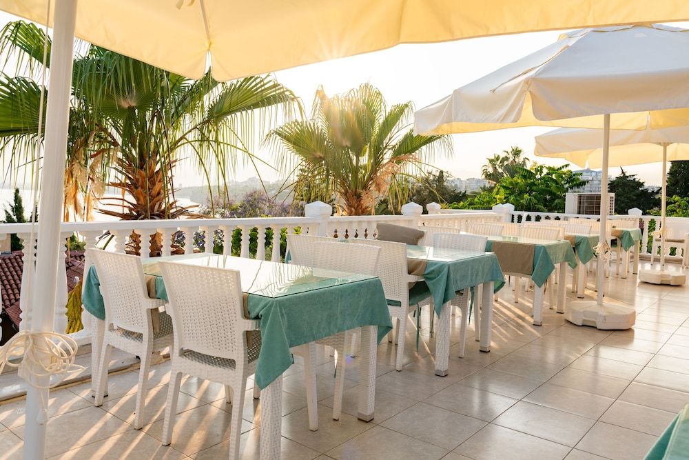 undefined Bacchus Pension 6