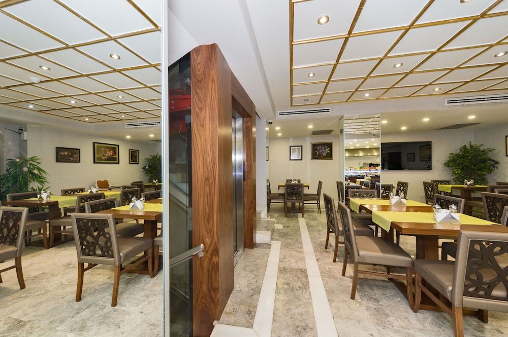 undefined Darkmen 2 Hotel 10