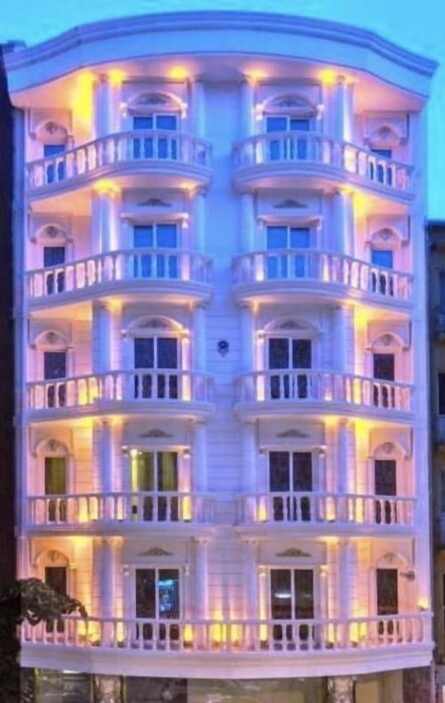 undefined Darkmen 2 Hotel 9