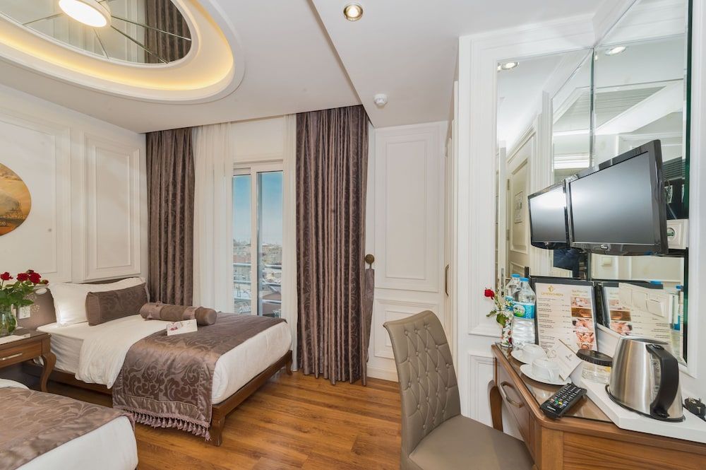 undefined Darkmen 2 Hotel 3