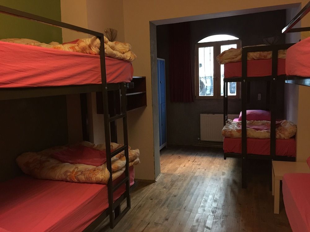 Innjoy Hostel - Adults Only Shared Dormitory, Mixed Dorm (6 Beds) 3