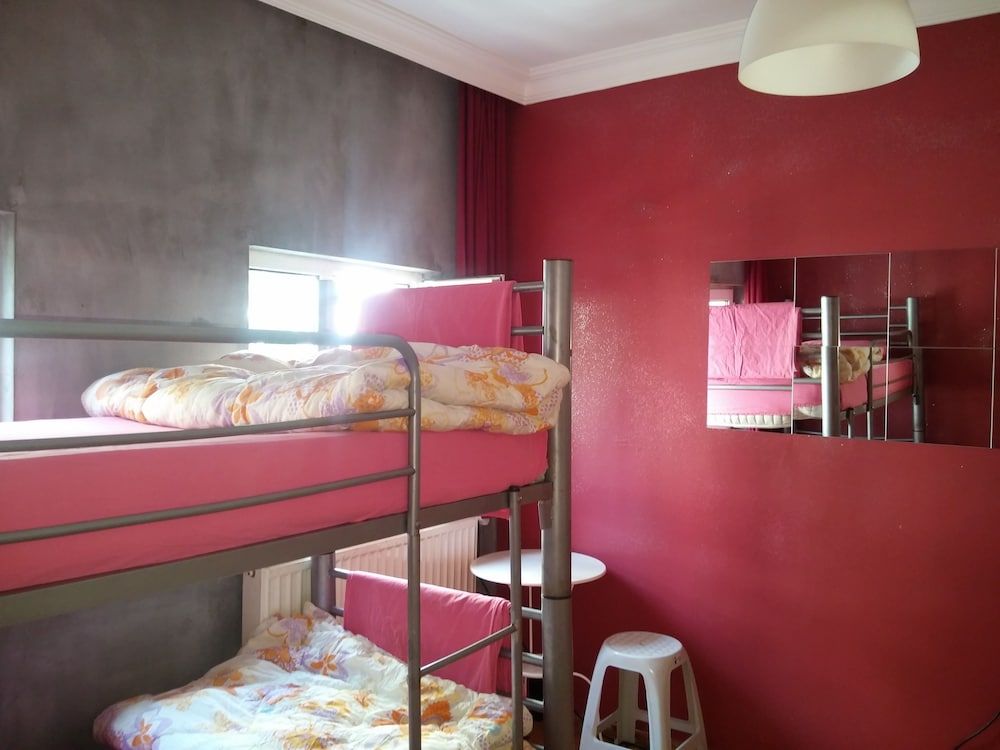 Innjoy Hostel - Adults Only Shared Dormitory, Women only (6 Beds)