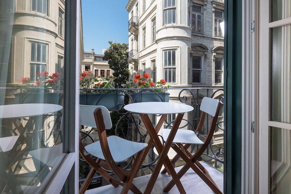 Pera Neuf Deluxe Room, Balcony 8