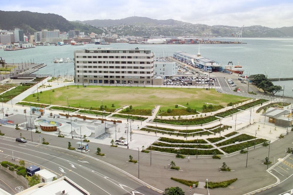 Bay Plaza Hotel Standard Twin Room 4