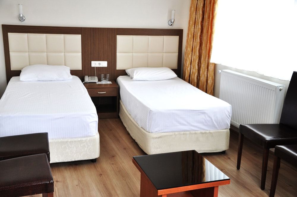 undefined Hivas Hotel 5