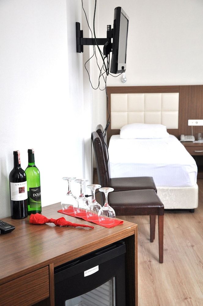 undefined Hivas Hotel 7