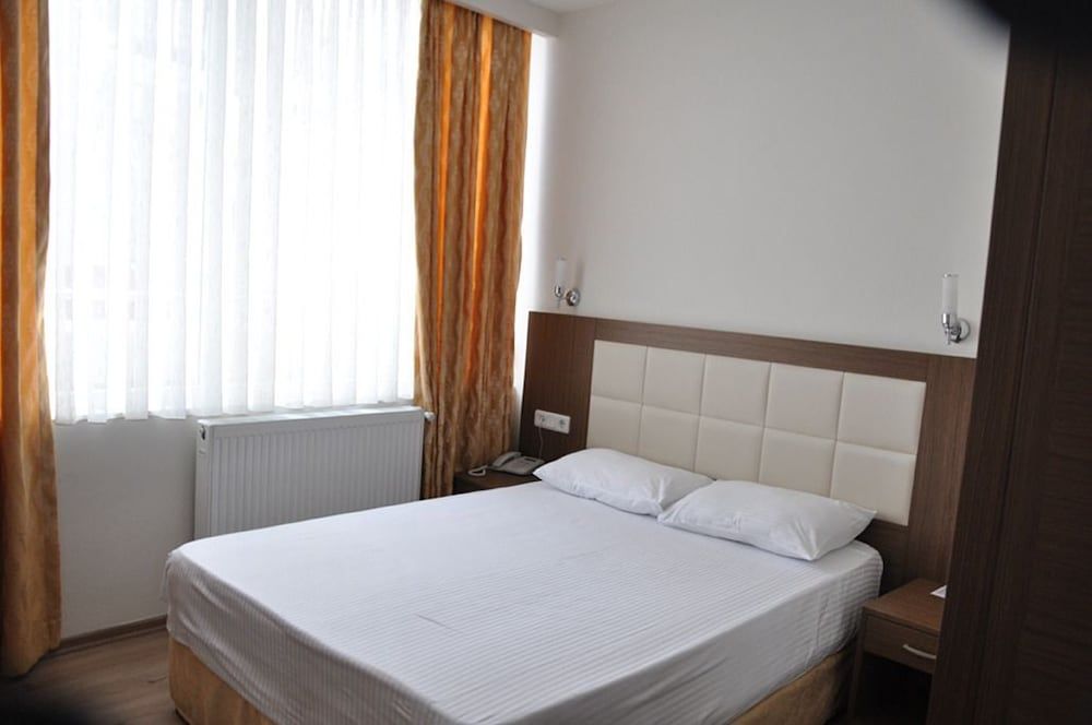 undefined Hivas Hotel 8