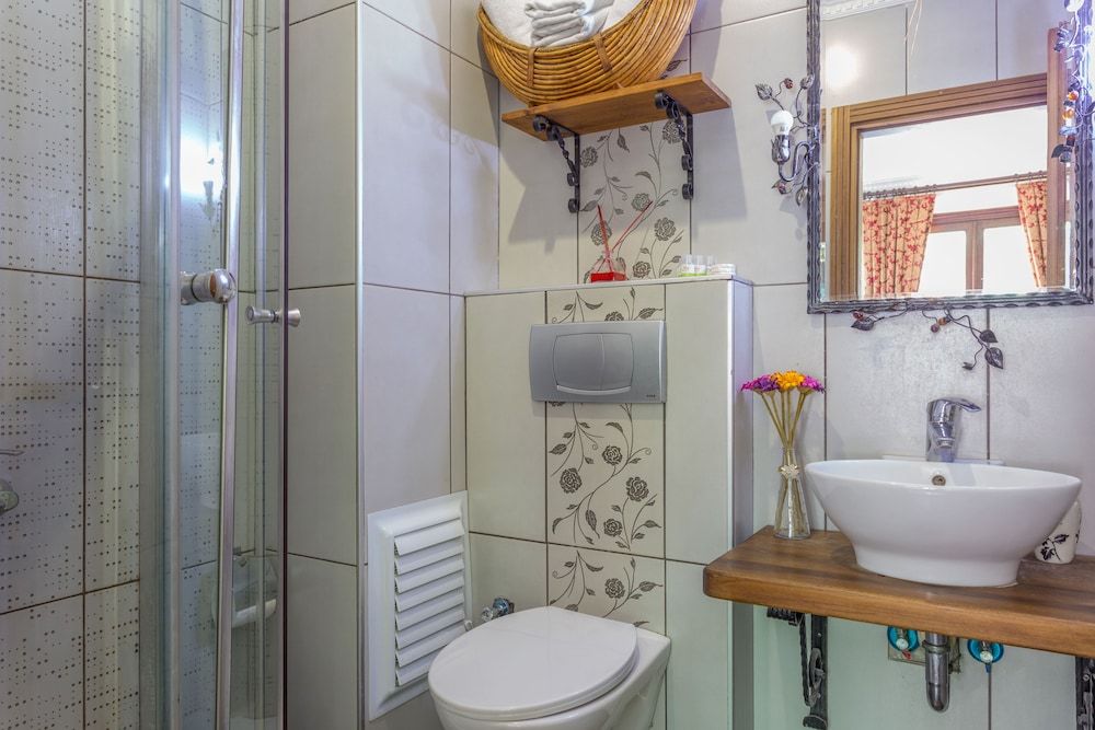 Sphendon Hotel Standard Double Room 12