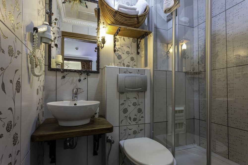 Sphendon Hotel Standard Double Room 7