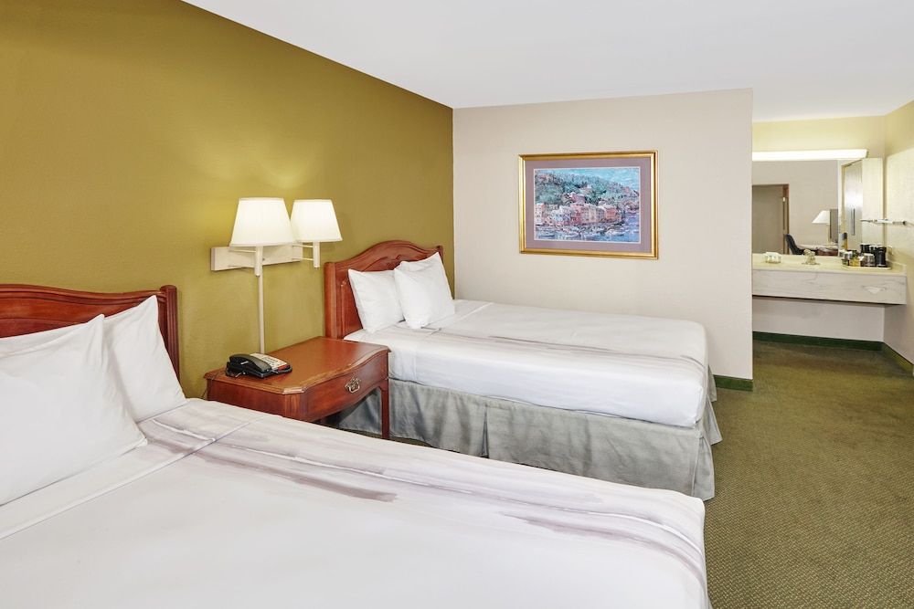 undefined Chicago Lake Shore Hotel