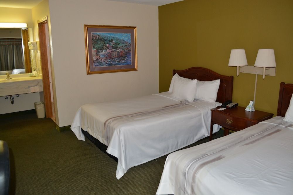 undefined Chicago Lake Shore Hotel 4