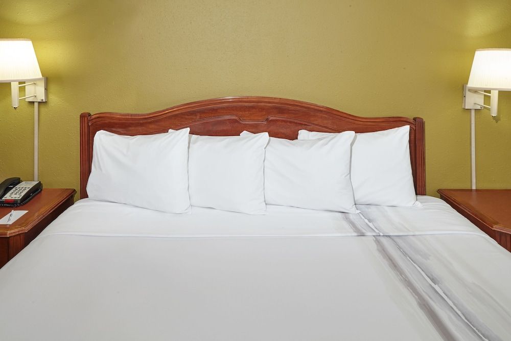 undefined Chicago Lake Shore Hotel 2