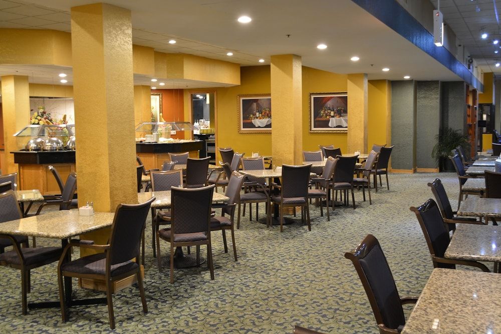 undefined Chicago Lake Shore Hotel 9