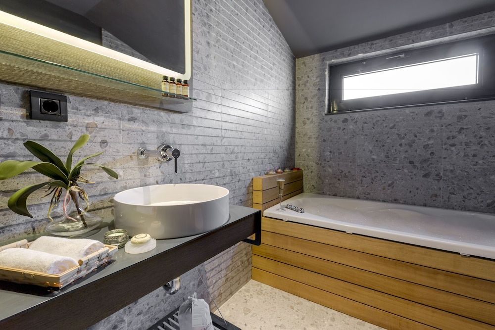 Deluxe Room, 1 King Bed with Sofa bed, Terrace