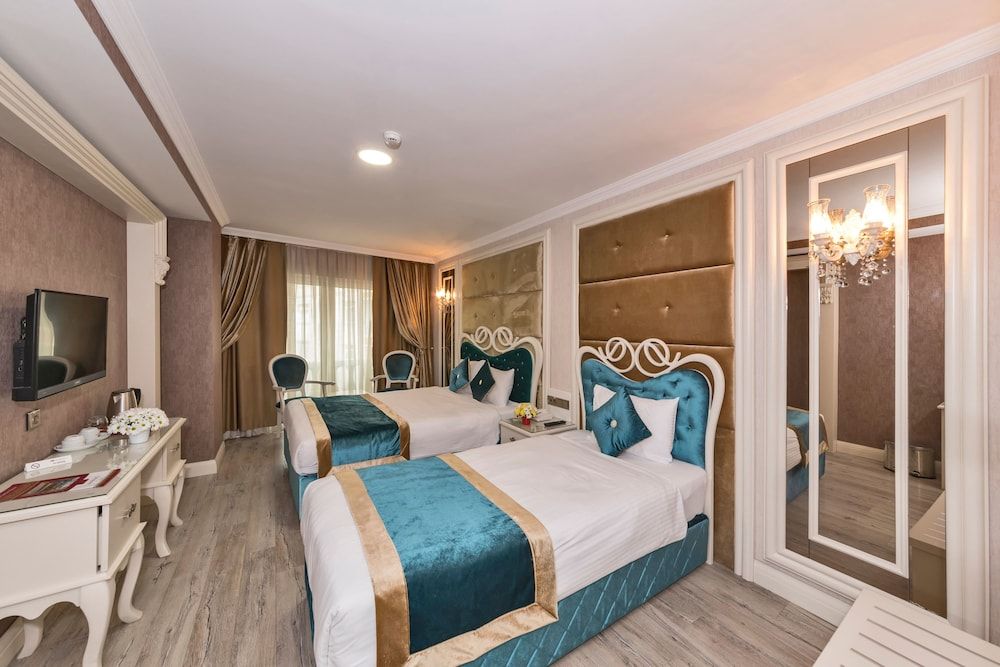 Marnas Hotels Deluxe Double or Twin Room 3