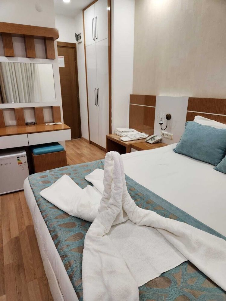 undefined Esperanza Hotel