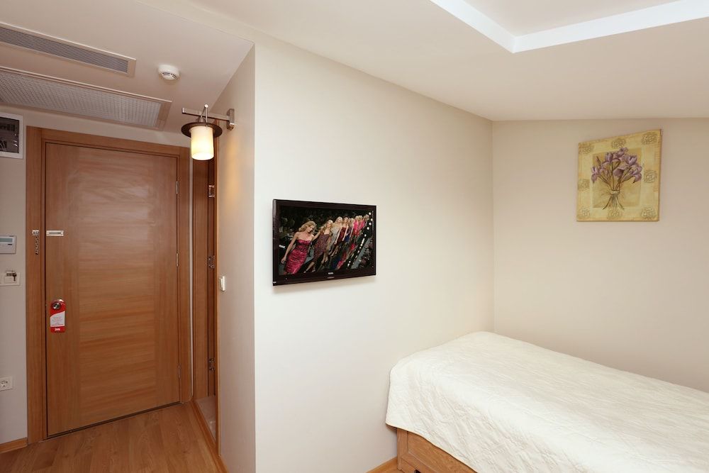 Hotel Expocity Istanbul Economy Twin Room 5