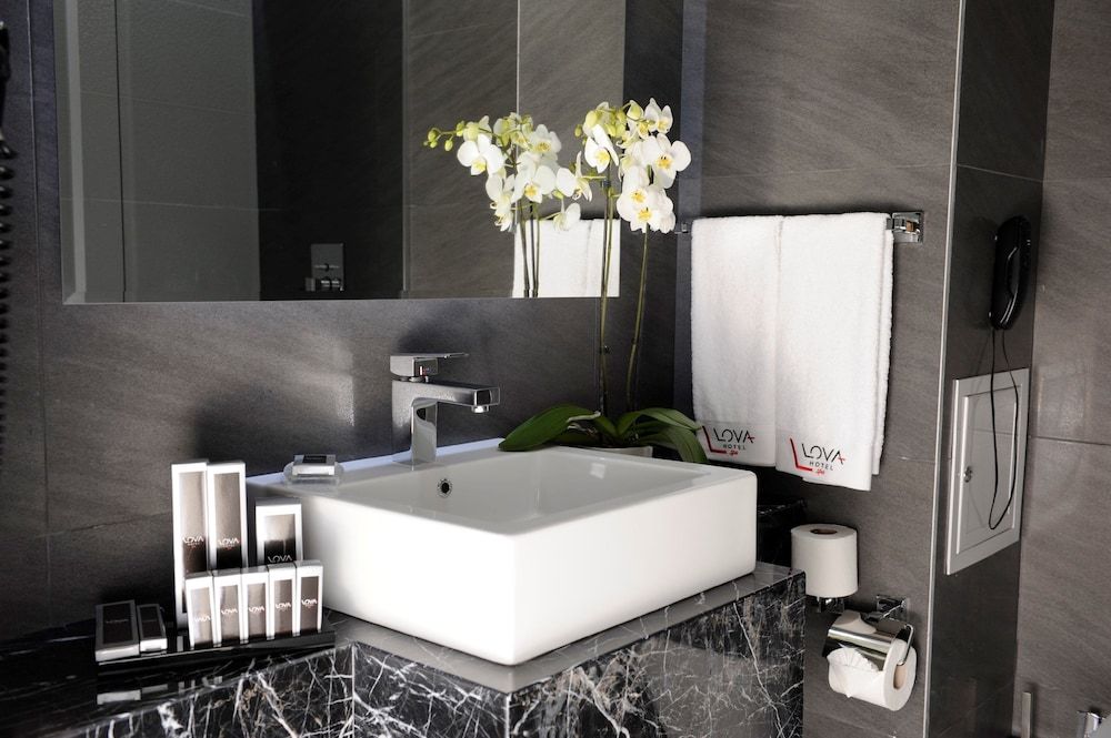 Lova Hotel SPA Deluxe Room 5