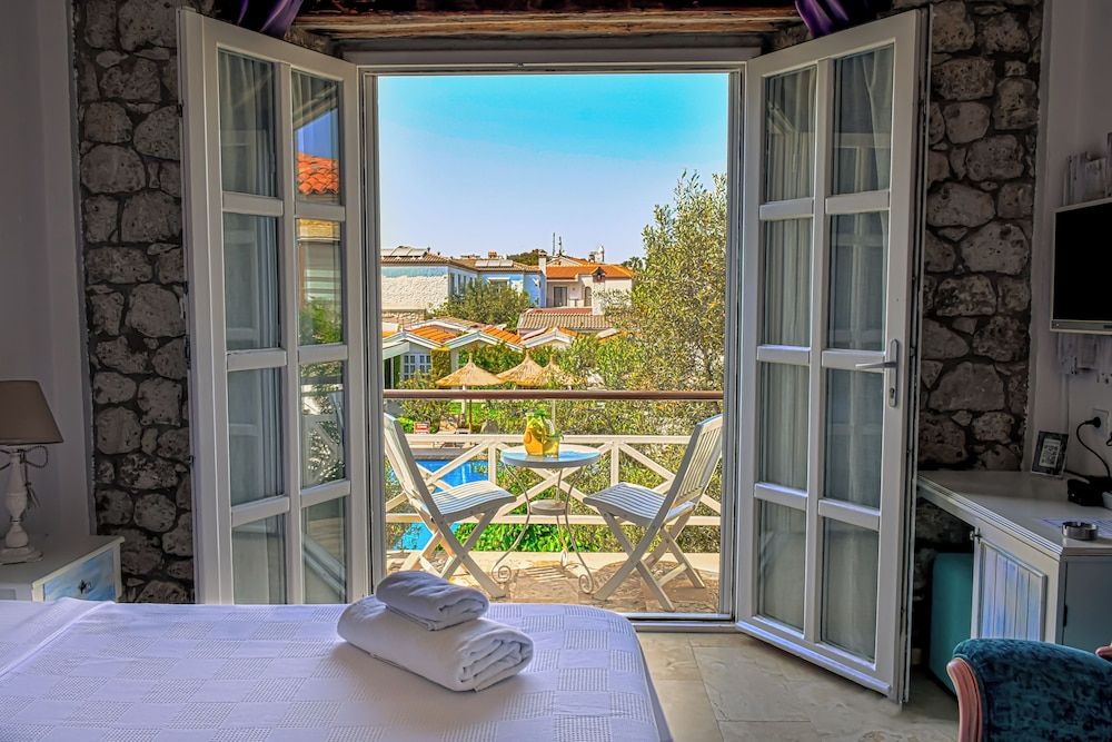 undefined Bay C Hotel 5