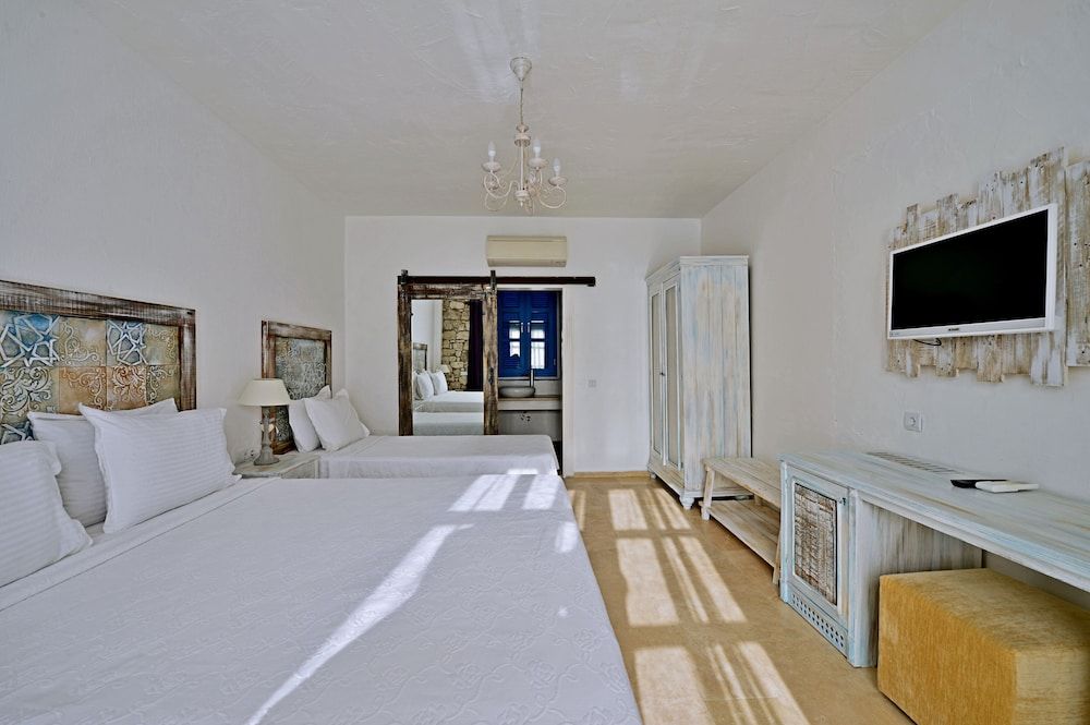 undefined Bay C Hotel 4