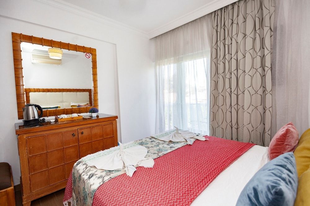 Standard Room (King)
