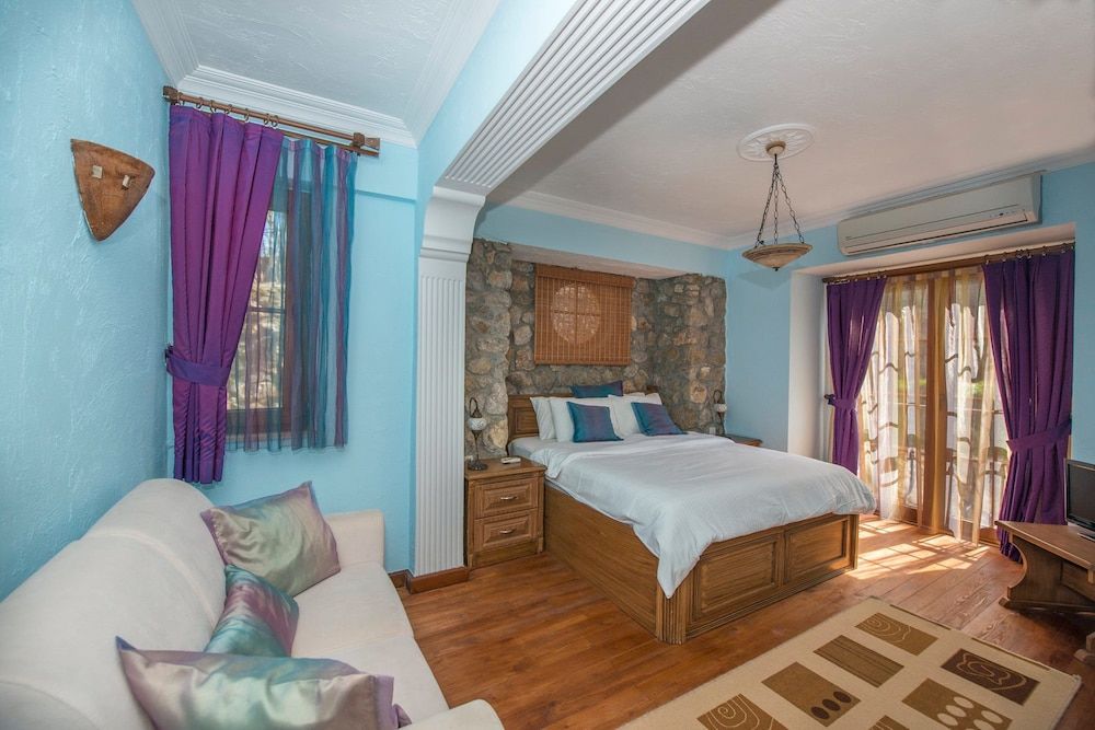 The Olive Tree Studios - Adults Only Cottage, 2 Bedrooms