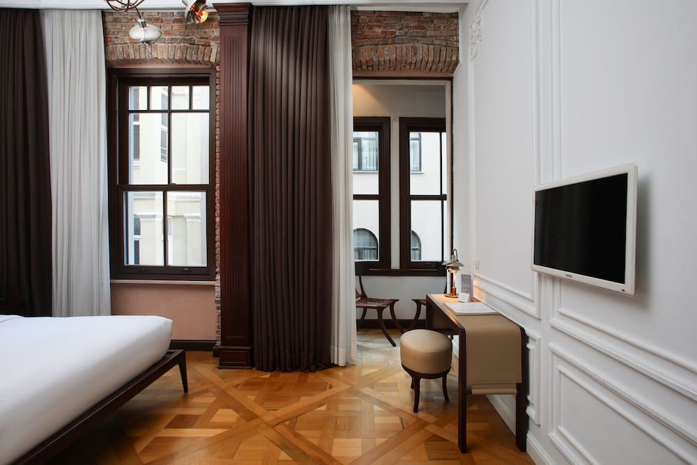 Georges Hotel Galata Deluxe Double Room 16