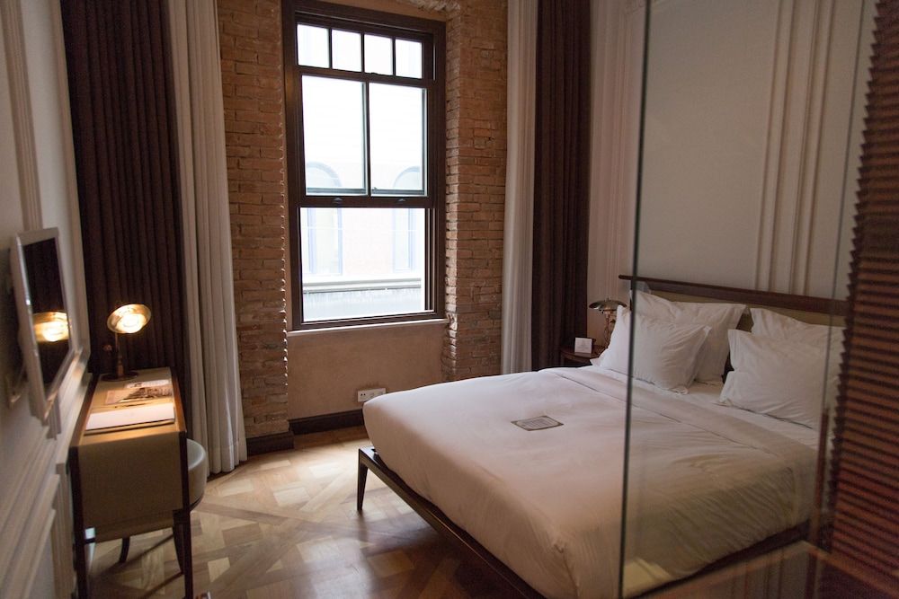 Georges Hotel Galata Deluxe Double Room 13