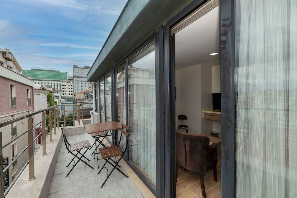 undefined Taksim Peri Suite