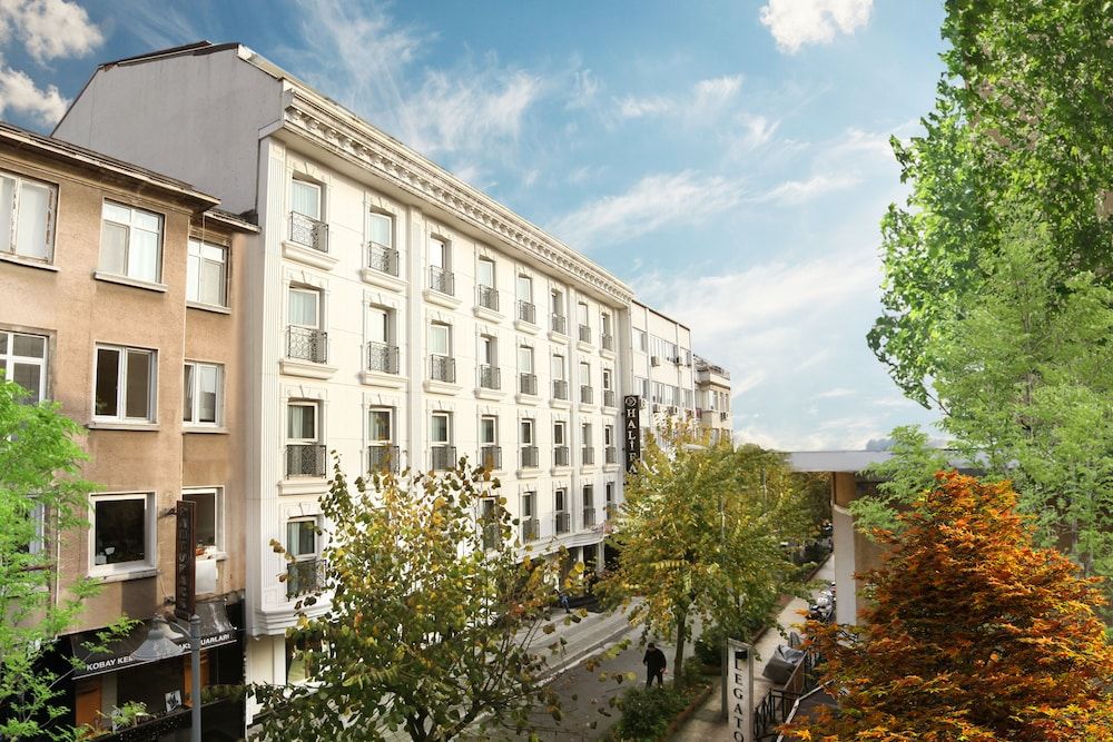 undefined Halifaks Hotel 6