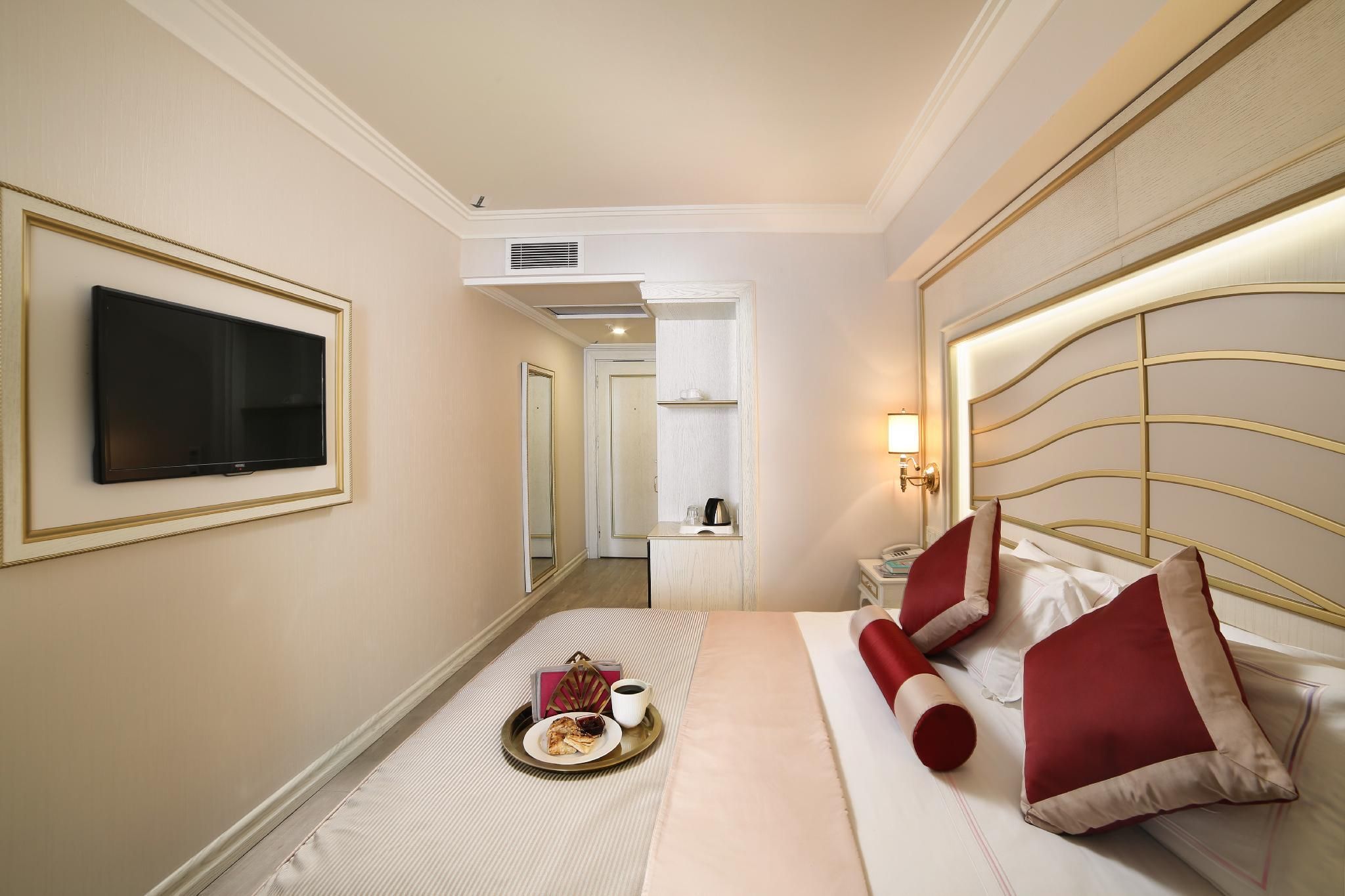 undefined Halifaks Hotel 9