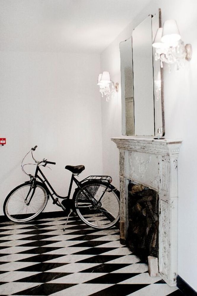 undefined Chiconomy Suites 2