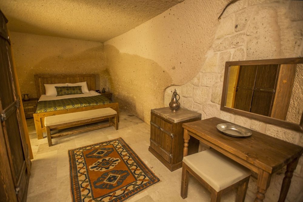 Helike Cave Suites Standard Room 13
