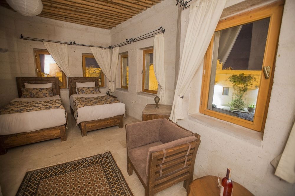 Helike Cave Suites Standard Room 4