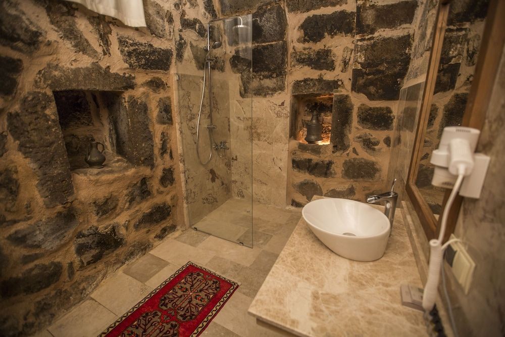 Helike Cave Suites Standard Room 9