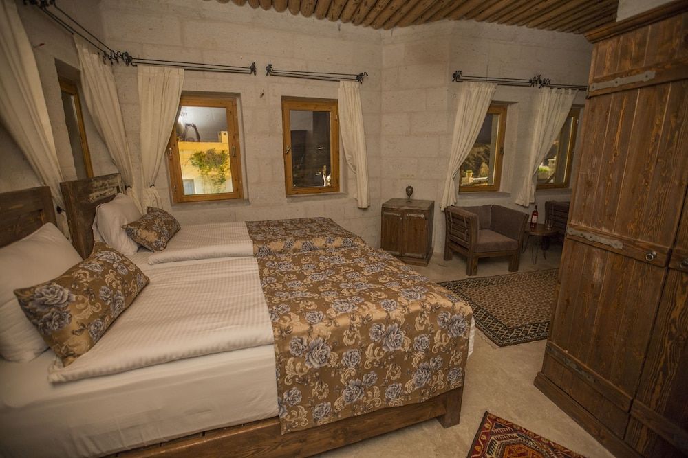 Helike Cave Suites Standard Room 5