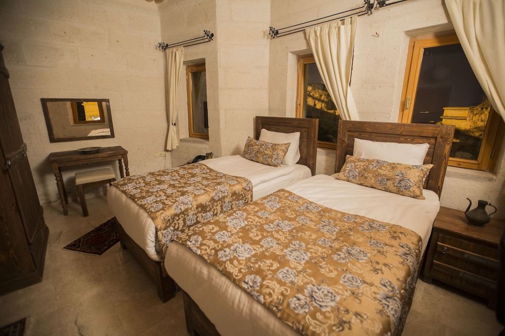 Helike Cave Suites Standard Room 3