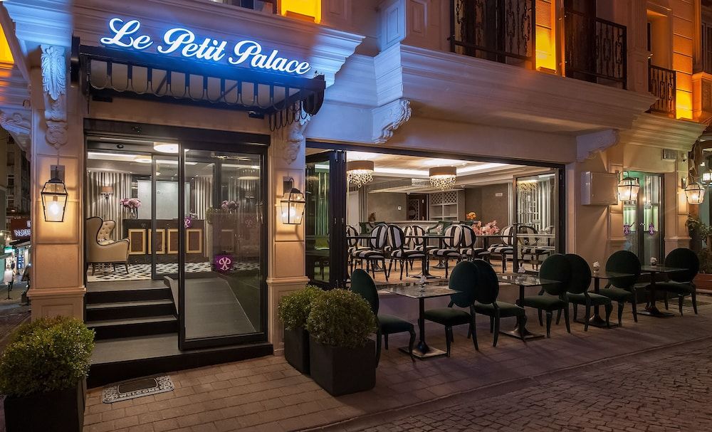 undefined Le Petit Palace Hotel 7
