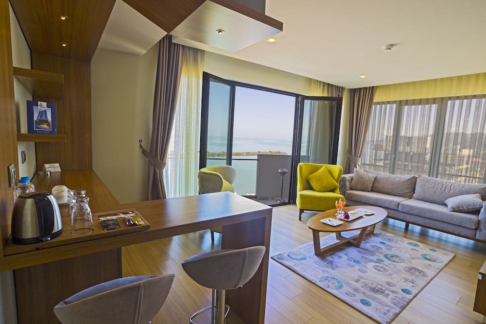 Alesha Suite Deluxe Suite, 2 Bedrooms, Sea View 5