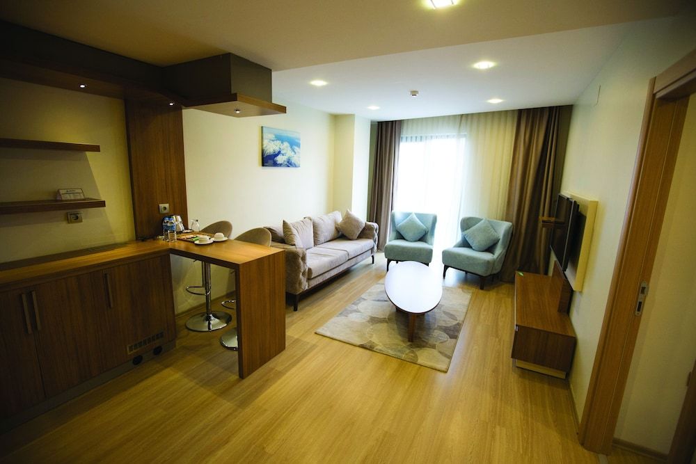 Alesha Suite Luxury Studio Suite, 1 Bedroom, City View 5