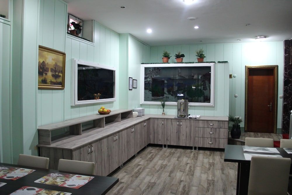 undefined Kaya Madrid Hotel 7