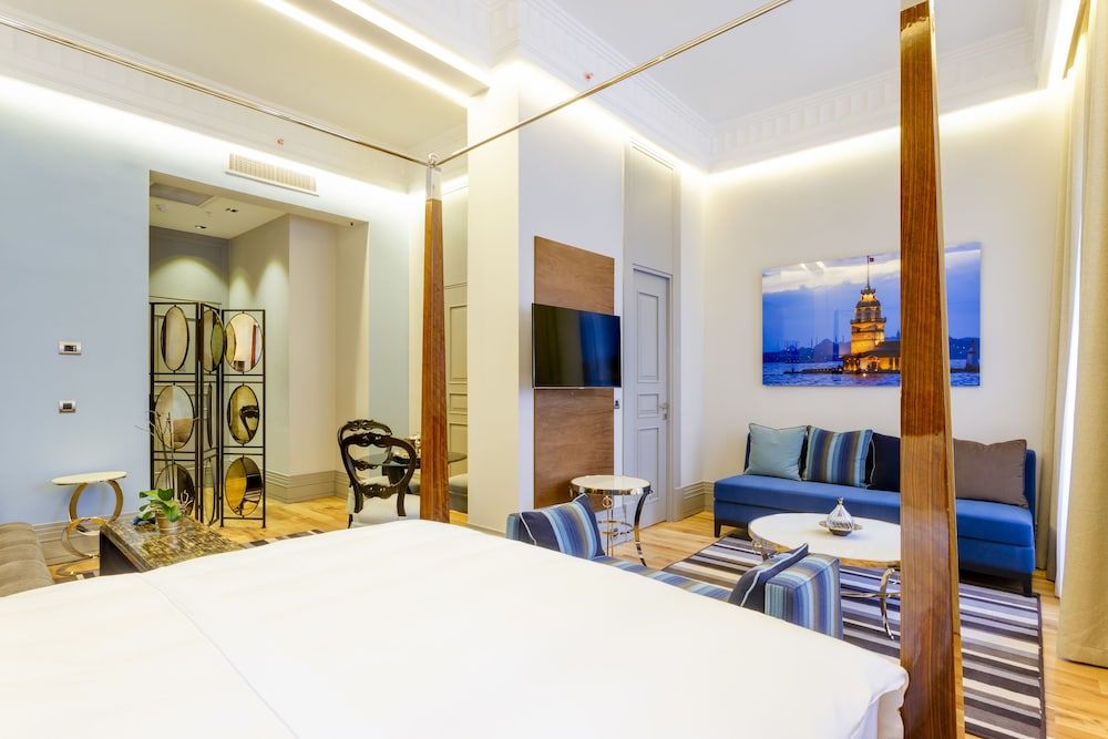 Ravouna 1906 Suites - Special Class, Adults Only Deluxe Room, City View 10